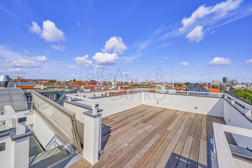 LUXURIÖSES HIGH END DACHGESCHOSS NUR WENIGE SCHRITTE ZUM KU’DAMM LUXURIÖSES HIGH END DACHGESCHOSS NUR WENIGE SCHRITTE ZUM KU’DAMM